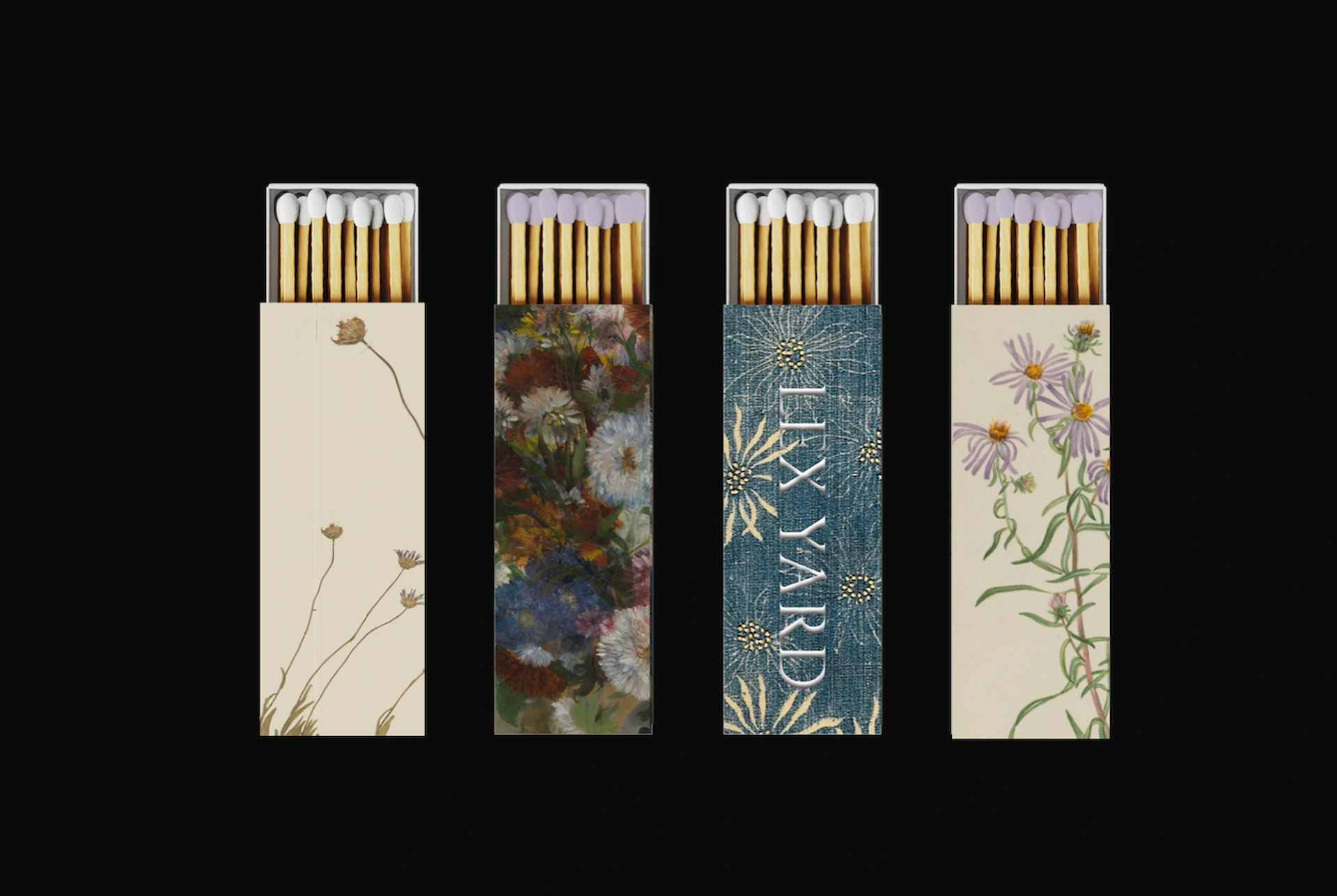 Cuatro cajas de cerillas decorativas sobre fondo negro, cada una con diseño floral único y marca LEX YARD.